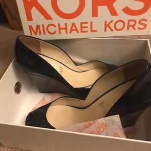 MK Shoes (VAIL)